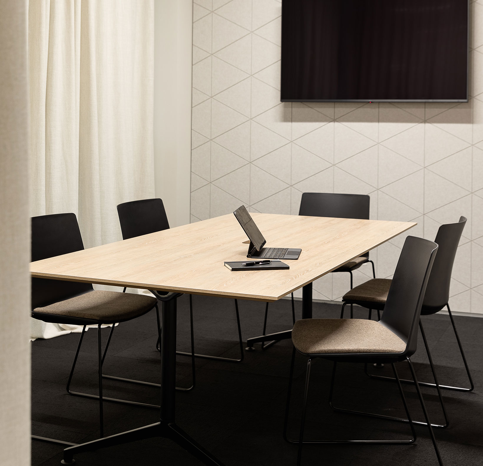 sinclair-house-shared-space-meeting-room-2